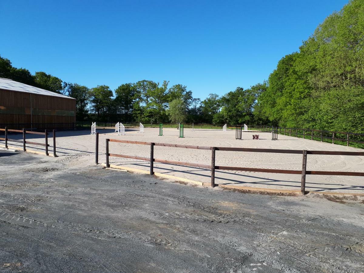 Gite Du Haras De Vales Moult Exterior foto