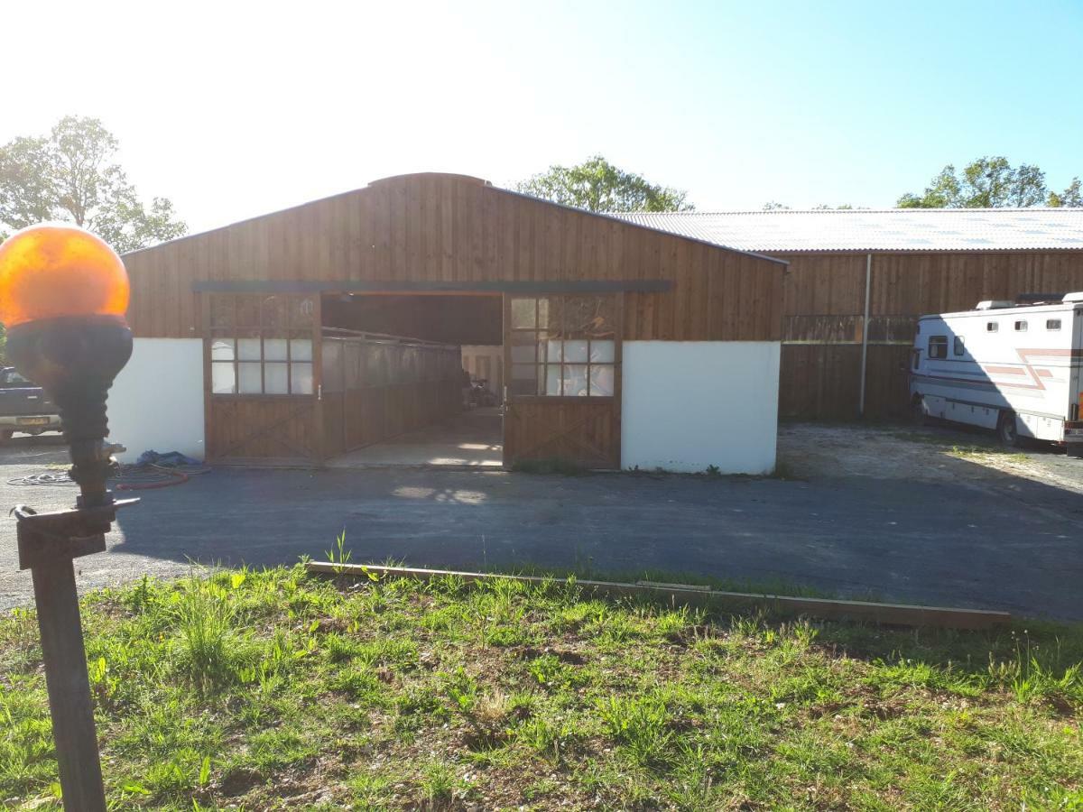 Gite Du Haras De Vales Moult Exterior foto